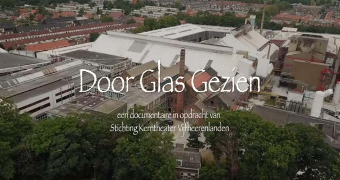 door glas gezien